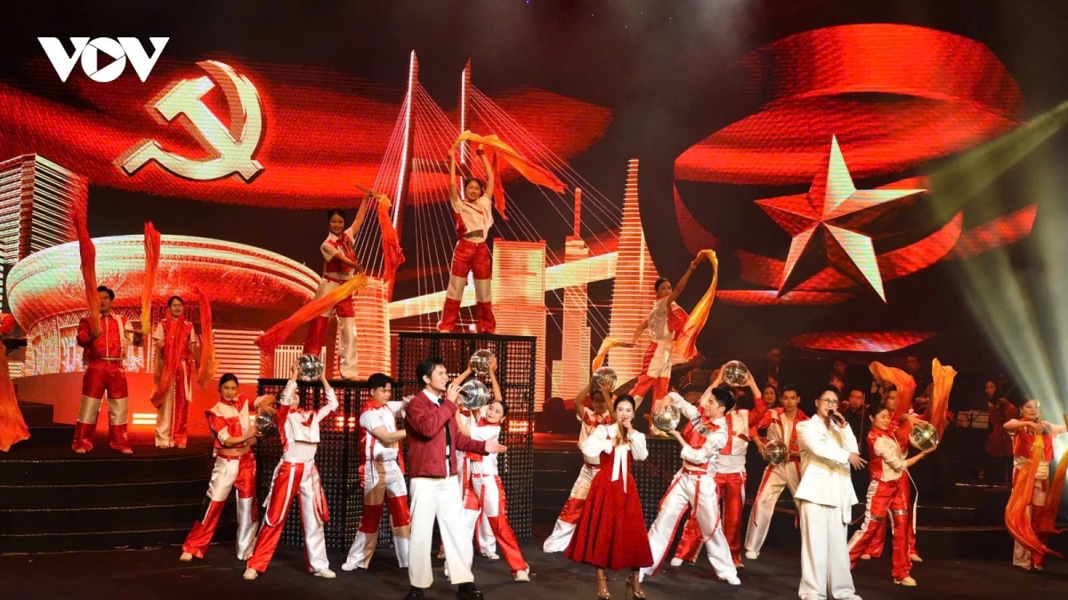 Special art programme welcomes 14th National Party Congress